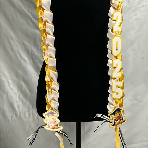 2025 Graduation Lei Winnie The Pooh White And Golden Yellow 7/8 Satin Ribbon - Picture 5 of 8